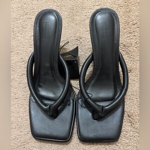 NWT Forever 21 Black Square-Toe Heeled Sandals